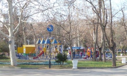 Жители Севастополя обсудили план реконструкции Комсомольского парка