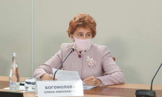 Глава образования Севастополя заявила о попытках срыва оздоровительной кампании