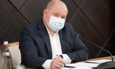 Губернатор Севастополя поручил повысить стоимость школьного завтрака на 13 рублей