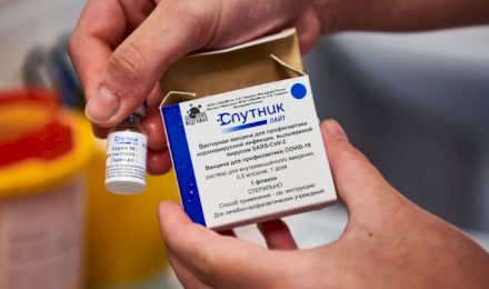 Жителям Севастополя доступно более 17 тысяч доз вакцины «Спутник Лайт»