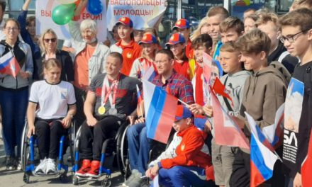 Победителя Паралимпиады севастопольца Андрея Граничку встречали как героя