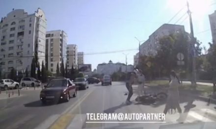 В Севастополе сбитый пешеход чуть не избил мотоциклиста 