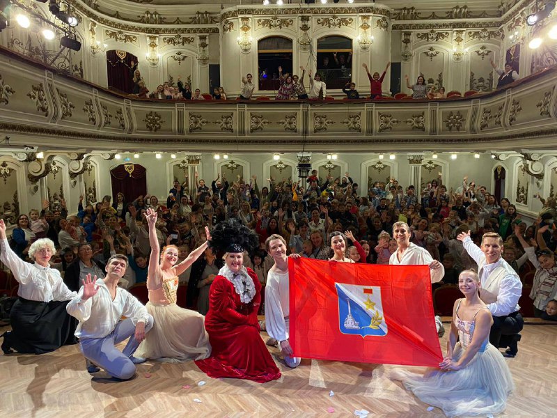 В Казани завершились гастроли Севастопольского театра юного зрителя. Несмотря на слож...