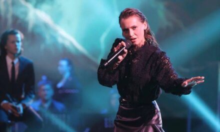 Молодая севастопольская певица Вероника Сыромля неустанно стремится к триумфу в полуфинале…