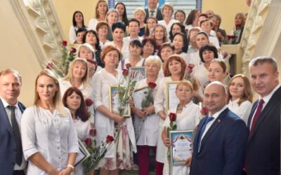 Сегодня врачей и медицинских работников Городской больницы №1 поздравили с 100-летием