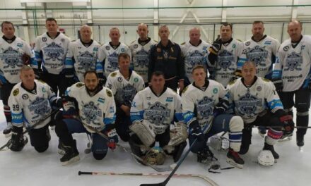 Ночная хоккейная лига: битва севастопольских команд