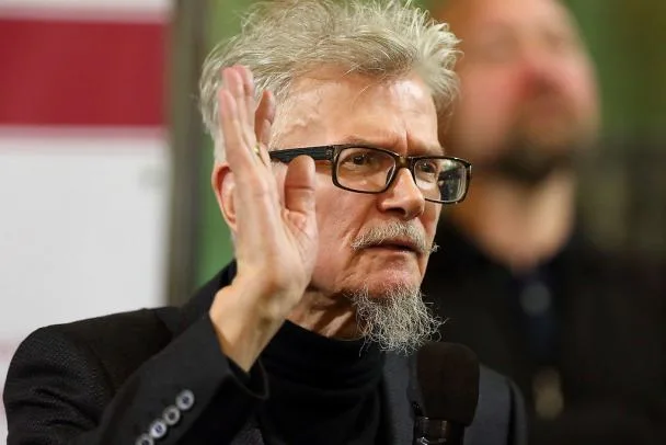 Эдуард Лимонов: взгляд на мир через линзу великого писателя