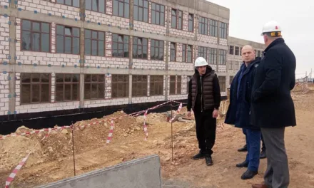 Прокурор проверяет строительство школы на Балаклавском шоссе: контроль за социально значимыми объектами
