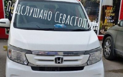 Агрессивный водитель устроил скандал из-за парковочного места в Севастополе