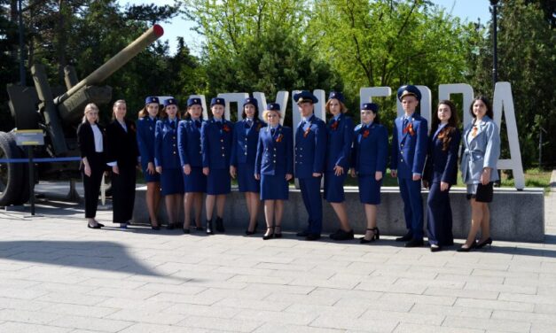 Прокуроры и молодые специалисты посетили Мемориальный комплекс «Сапун-гора» в Севастополе