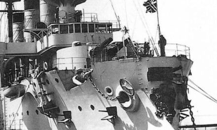 Русские моряки впервые применили радио против корректировки огня японцев в Порт-Артуре