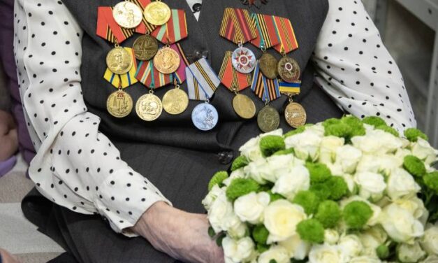 Севастополь выплачивает ветеранам материальную помощь к Дню Победы