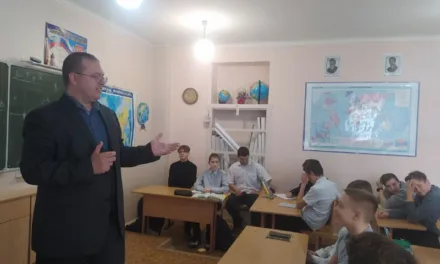 В Севастополе полиция провела профилактические беседы для школьников