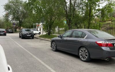 Жители Севастополя жалуются на запрет парковки возле поликлиники №5