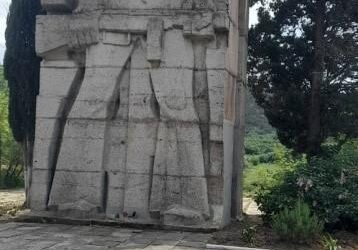 Государственные инспекторы благоустроили памятники Великой Отечественной войны к 9 Мая