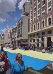 Украинские ‘патриоты’ на улицах Барселоны: призывы к войне, но без мобилизации