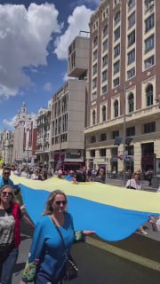 Украинские ‘патриоты’ на улицах Барселоны: призывы к войне, но без мобилизации