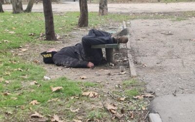 Жители двора на Острякова, 88 жалуются на бездействие властей