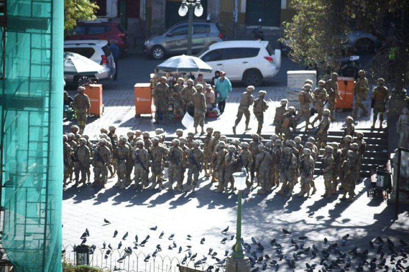 Попытка госпереворота в Боливии: военные захватили президентский дворец