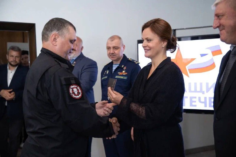 «Вагнеры» получают удостоверения участников боевых действий от Минобороны РФ