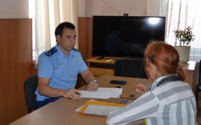 Заместитель прокурора Севастополя провел прием ветеранов, разъяснив их права