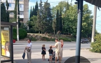 Семья туристов устроила скандал в кафе Севастополя из-за ребенка