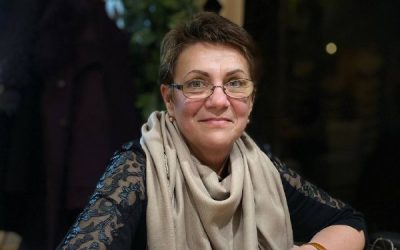 Энергетик Светлана Лукаушкина представила свои картины на выставке во Дворце культуры «Корабел»