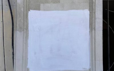 Вандализм на фасаде реставрированного дома в центре города