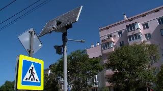 Жильцы девятиэтажки в Севастополе ждут ремонта крыши, повреждённой ракетой