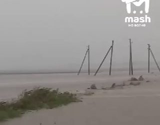 Север Крыма затоплен после ливней и смерча: вода стоит в трех районах