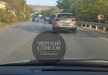 Водитель Kia Sportage неоднократно выезжала на встречную полосу в Инкермане