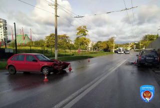ДТП на Стрелецком спуске: столкновение двух легковых автомобилей