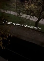 Малолетки взрывают петарды возле школы, кидают за ворота и в машины
