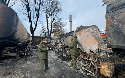 Следователи выясняют причины возгорания газовоза в Симферополе, двое пострадали