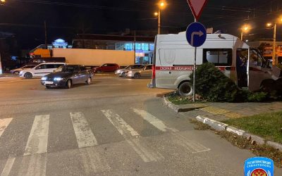 Автомобиль скорой помощи попал в ДТП на проспекте Генерала Острякова в Севастополе
