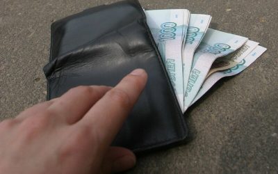 Бомж ограбил знакомого во время застолья в Севастополе, похитив 288 тысяч рублей