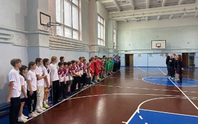 Госавтоинспекторы Севастополя провели новогодний фестиваль по гандболу для школьников