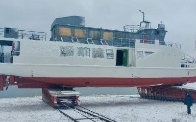 Новый пассажирский катер спущен на воду для Севастополя