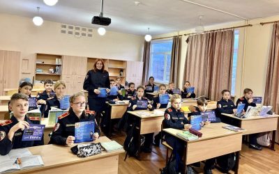 Севастопольские автоинспекторы провели обучающее занятие по ПДД для кадетов