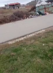 Стихийная свалка в селе Орловка: жители жалуются на мусор с дач и проезжающих машин