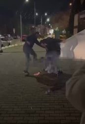 Полиция расследует избиение мужчины возле кафе на проспекте Героев Сталинграда