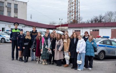 Студенты юрфака и лицея-предуниверсария посетили Управление Госавтоинспекции Севастополя