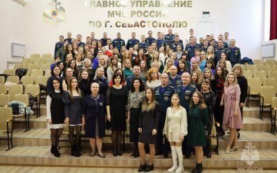 МЧС Севастополя поздравило сотрудниц с 8 Марта праздничной программой
