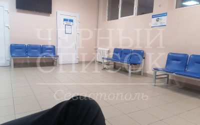 Пациент ждал 3 часа в пустом приемном покое с сильными болями: жалоба на работу больницы