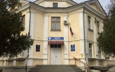 Пожилая пациентка жалуется на отказ в оказании первой помощи в поликлинике