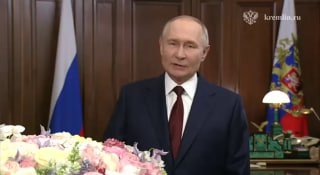 Путин поздравил российских женщин с 8 Марта: «Вы держите жизнь на своих талантах»