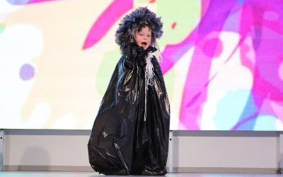 Семьи Севастополя создали наряды из вторсырья на конкурсе-дефиле «ЭКОмода