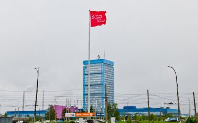 АВТОВАЗ поднял Знамя Победы в честь 80-летия Великой Победы