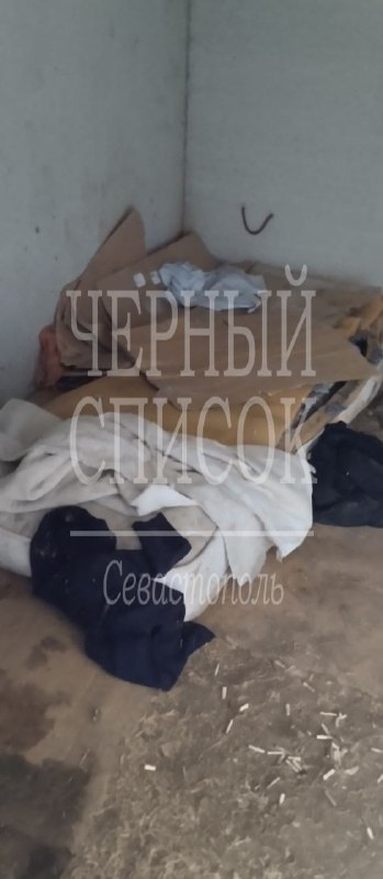 Бомж-отель на детской площадке в Севастополе: власти не меняют ситуацию (notitle)