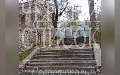 Ремонт лестницы у собора Петра и Павла: обещания и реальность